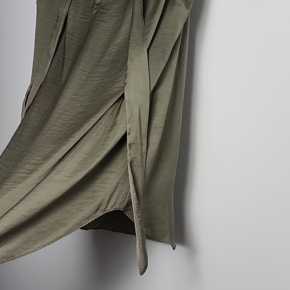 CABI Cinch Blouse Olive Green Sleeveless Tie Front Blouse Size Small - Picture 13 of 15
